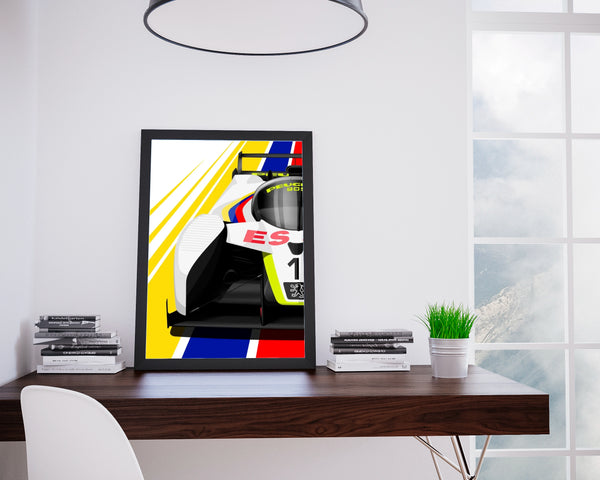 Dans un bureau au style épuré  et moderne est affichée une toile colorée représentant une voiture de course. 