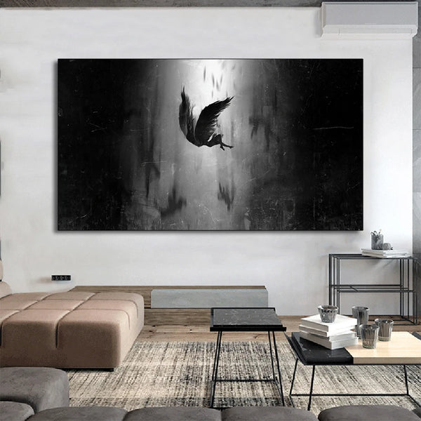 Dans un salon de style moderne est affichée une toile en noir et blanc représentant la chute du Lucifer. 